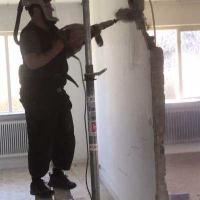 Instagram bild - Hantverkare i Malmö som erbjuder bl.a. takläggning & trädäck